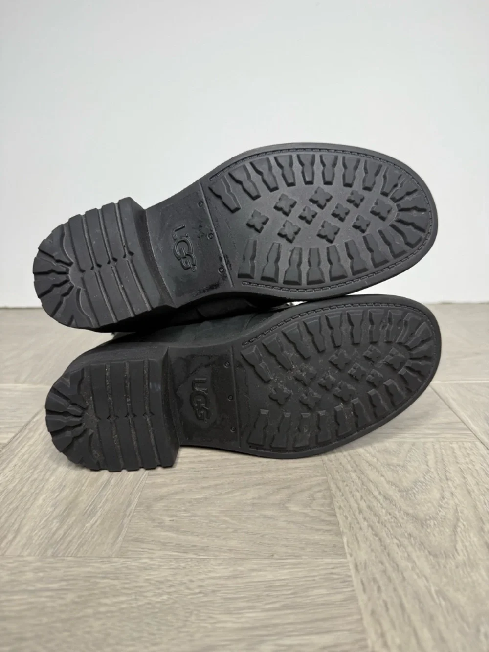 UGG Chancy Black Nubuck Boot 5